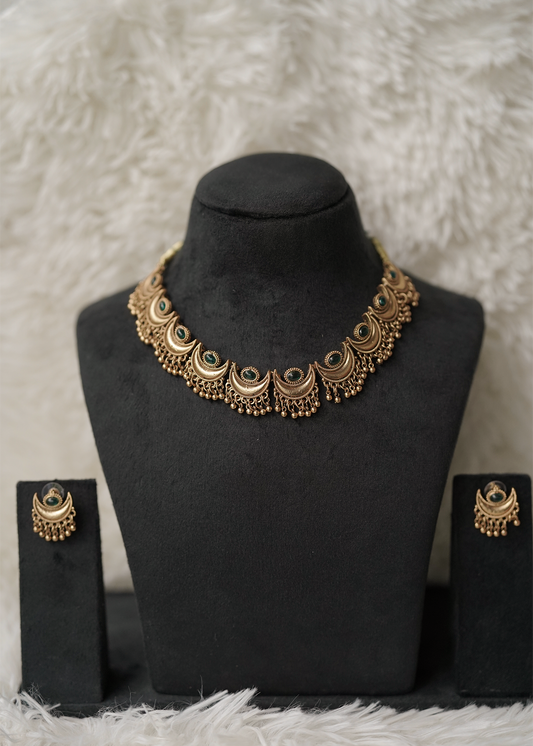Half Moon Kempu Necklace
